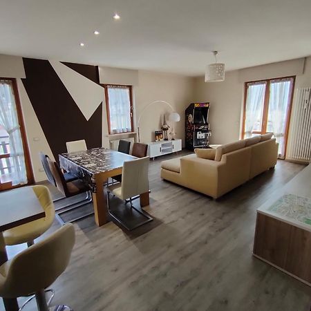 Appartamento Chentre En Ville - A 2 Passi Dal Centro - Parcheggio Gratuito - Cir-Vda-Aosta-0073 Buitenkant foto