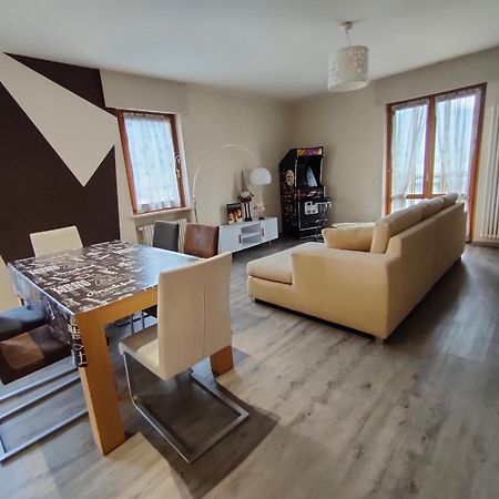 Appartamento Chentre En Ville - A 2 Passi Dal Centro - Parcheggio Gratuito - Cir-Vda-Aosta-0073 Buitenkant foto