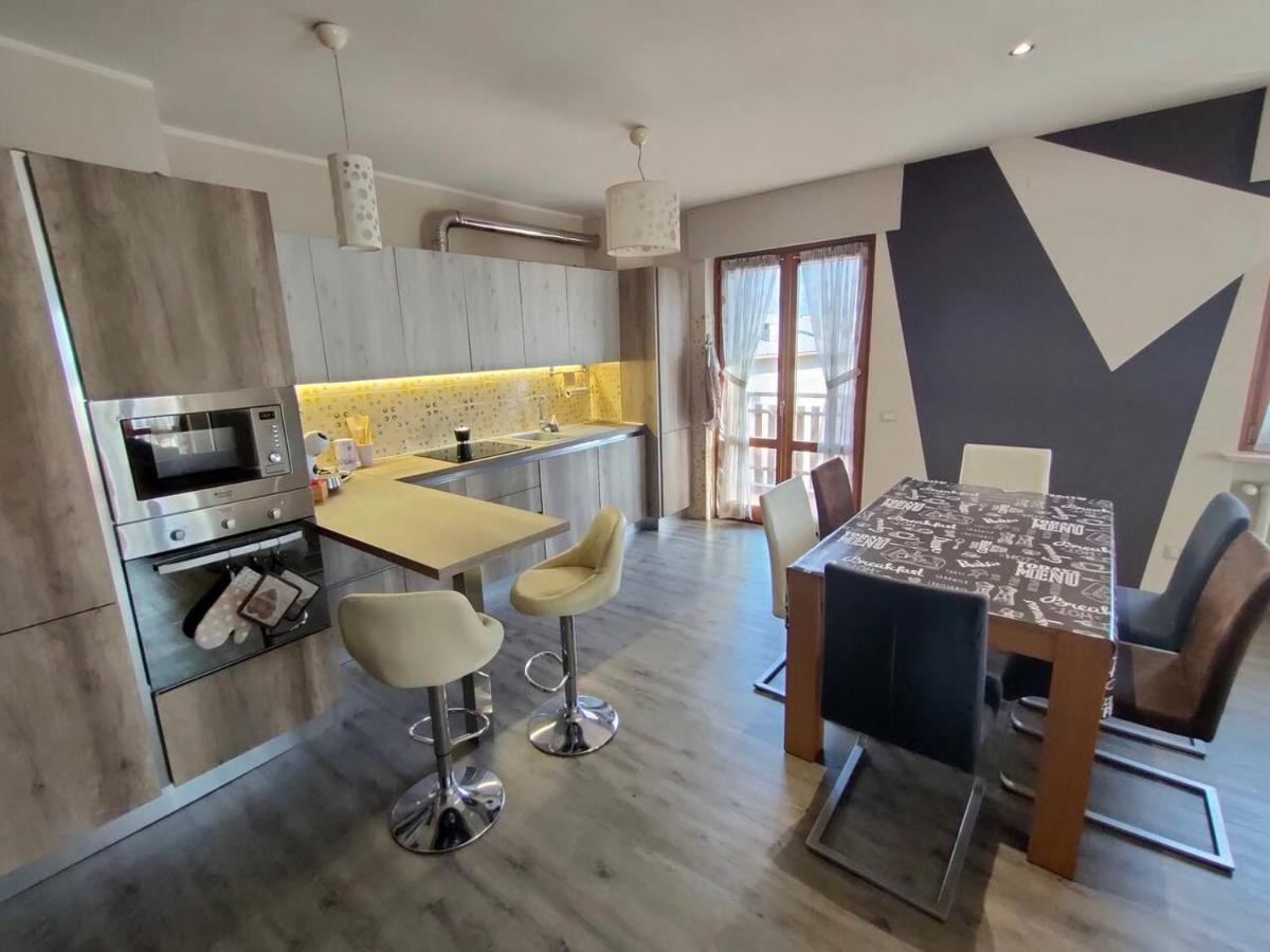 Appartamento Chentre En Ville - A 2 Passi Dal Centro - Parcheggio Gratuito - Cir-Vda-Aosta-0073 Buitenkant foto